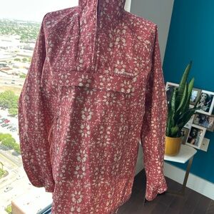 Women spring Karitraa jacket. Two front pocket. Used for hiking. Medium in size.
